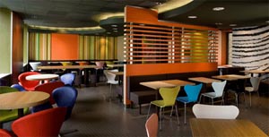 Design moderno: JAcobsen per gli arredi del McDonald’s